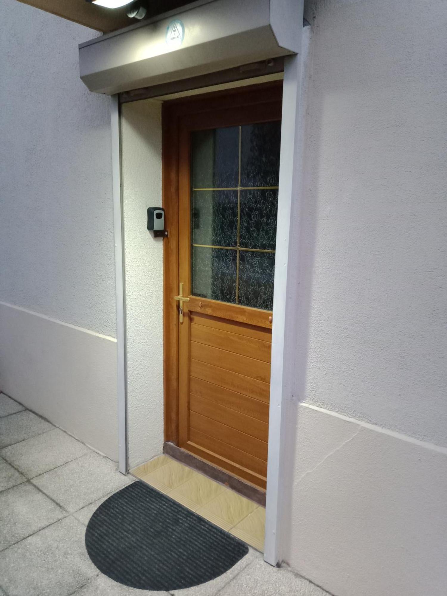 Maison Entiere Avec Parking, Garage Et Jardin Montluçon Cameră foto